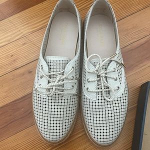 New with box Cole Hanna cloud eye espadrille ivory